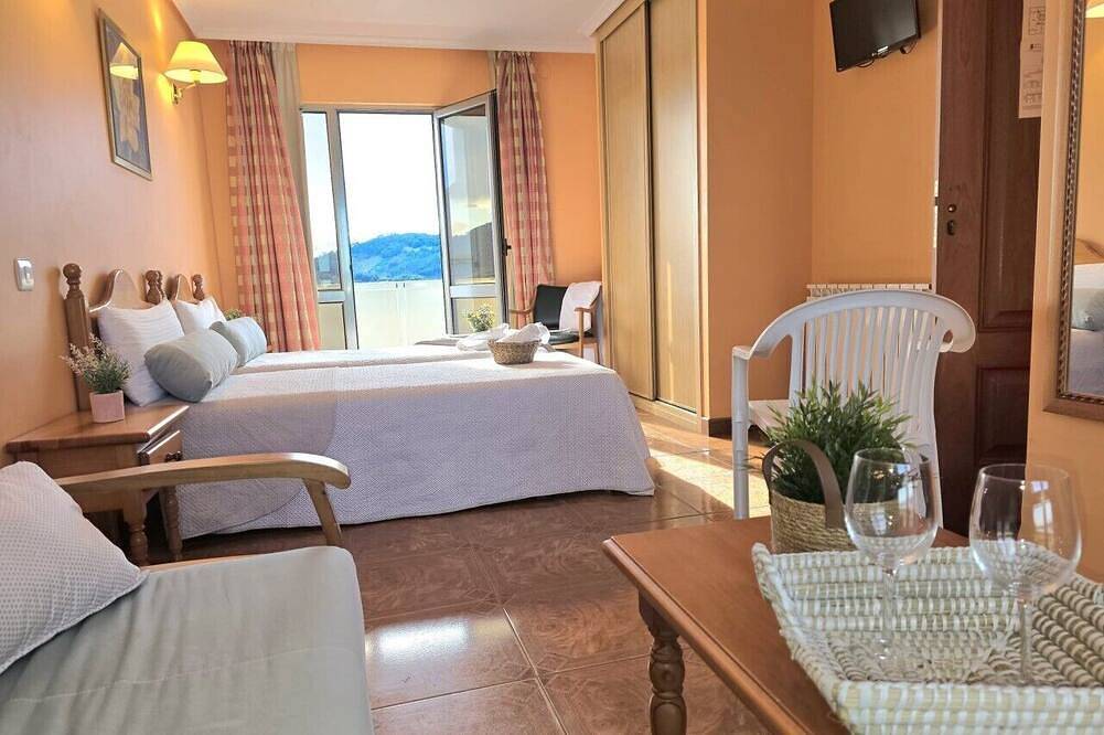 Quinfer Triple Sea View Hotel in Noja, Côte Cantabrienne
