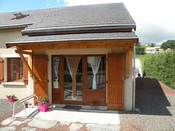 Gîte pour 14 personnes, avec terrasse et jardin à Saint-Front