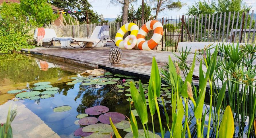 Gîte pour 4 personnes, avec jardin ainsi que piscine et terrasse, animaux acceptés