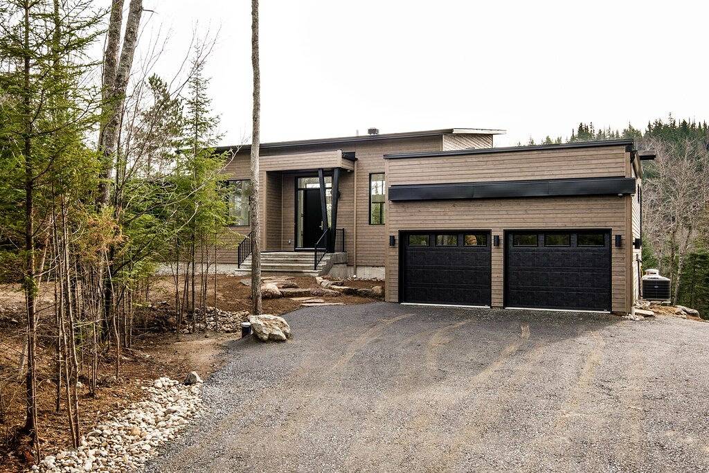 Chalet Denali | Hot tub | Sauna | Outdoor Firepit / Tremblant Living in La Conception, Québec