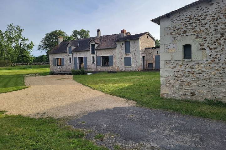 Location de vacances pour 11 personnes, avec Jardin à La Bussière