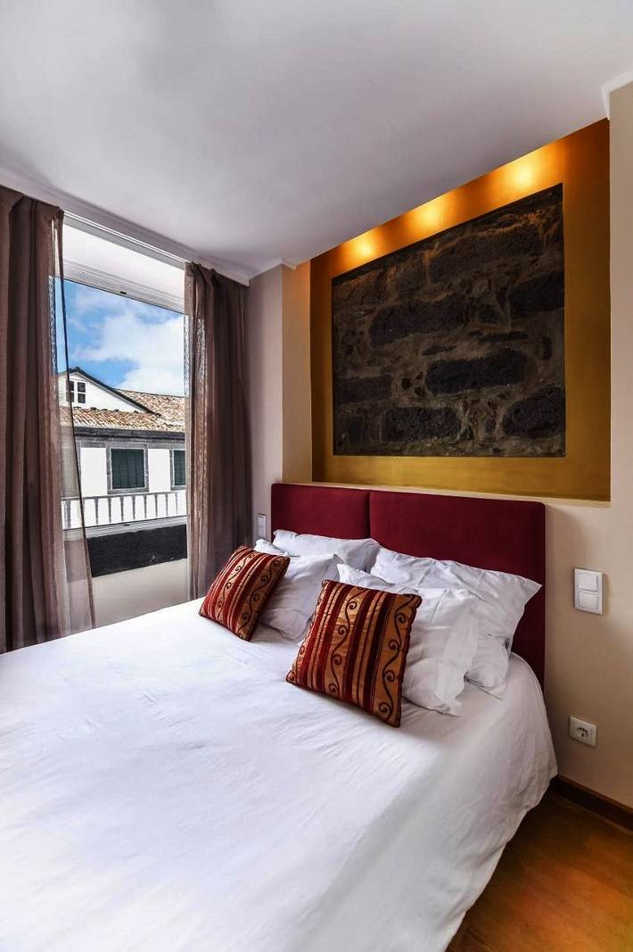 Location de vacances pour 2 personnes, avec terrasse et vue à Horta