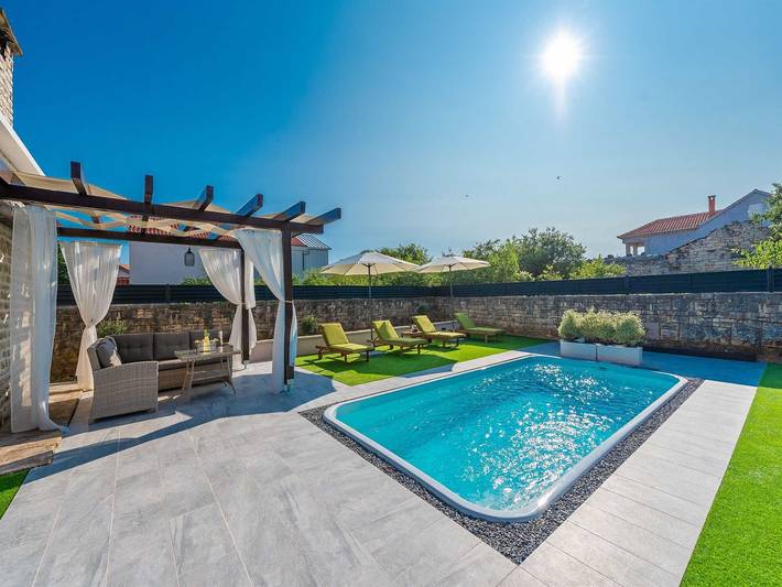 Dalmatian Holiday house Marcella with pool in Pridraga, Donji Karin