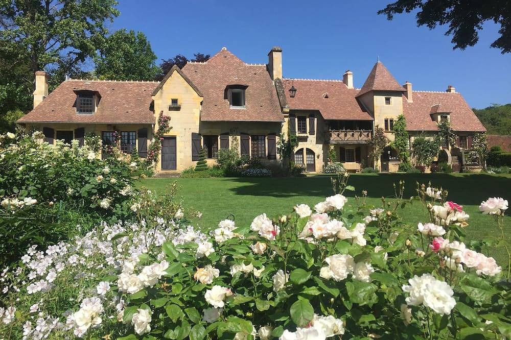 Maison de la Tour in Apremont-sur-Allier, Saint-Amand-Montrond