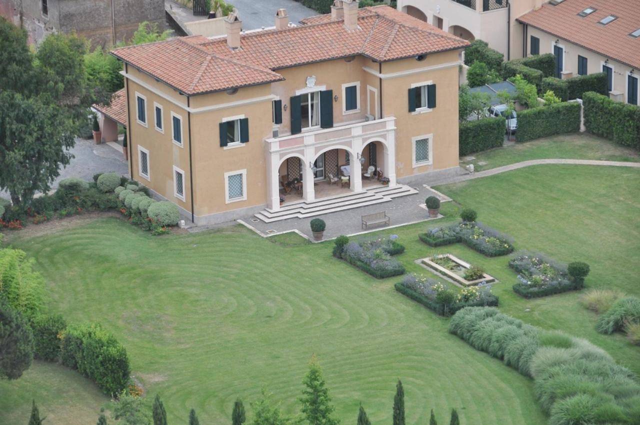 Casale Di Tormaggiore Villa And Country Suites in Pomezia, Provincia di Roma