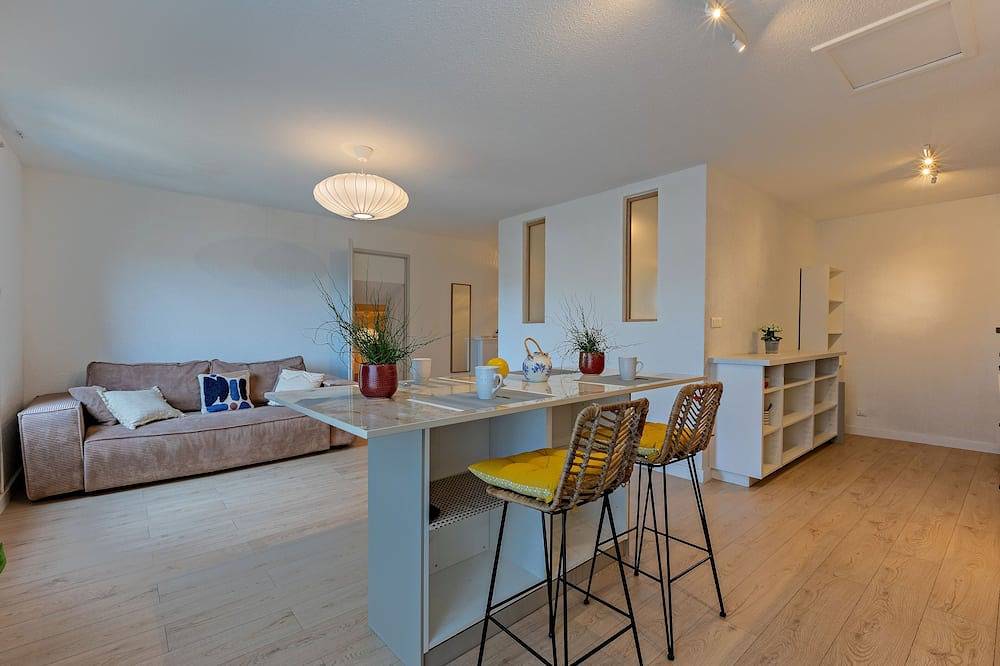Appartement entier, L’Etoile- Downtown Chic Apartment  in Pézenas in Pézenas, Côte méditerranéenne (France)