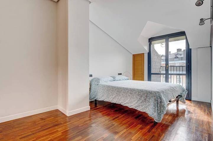 Apartamento entero, Luminoso ático con terraza, Irún | Parking | 4Pax, Ir Property Management in Irún, Guipúzcoa