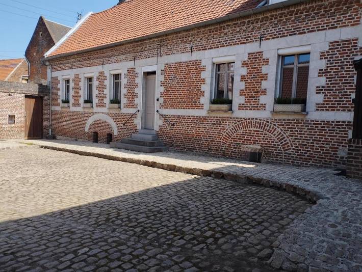 Gîte pour 2 personnes, avec jardin dans Haspres