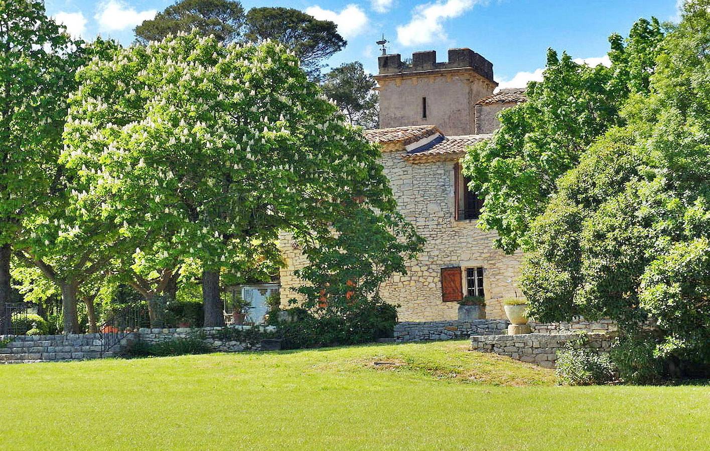 Luxusvermietung mit Pool, Aussicht und Parkplatz: 2km von Gailhan in Carnas, Mittelmeerküste (Frankreich)