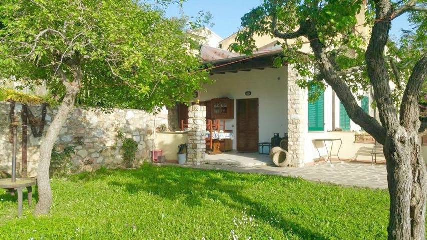 Maison de vacances pour 4 personnes, avec Balcon et Terrasse ainsi que Jardin et Vue à Magazzini