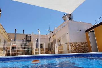 Casa rural para 8 personas, con terraza en Los Montesinos