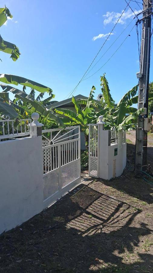 Location de vacances pour 2 personnes, avec terrasse dans Plage de Petite Anse - 4