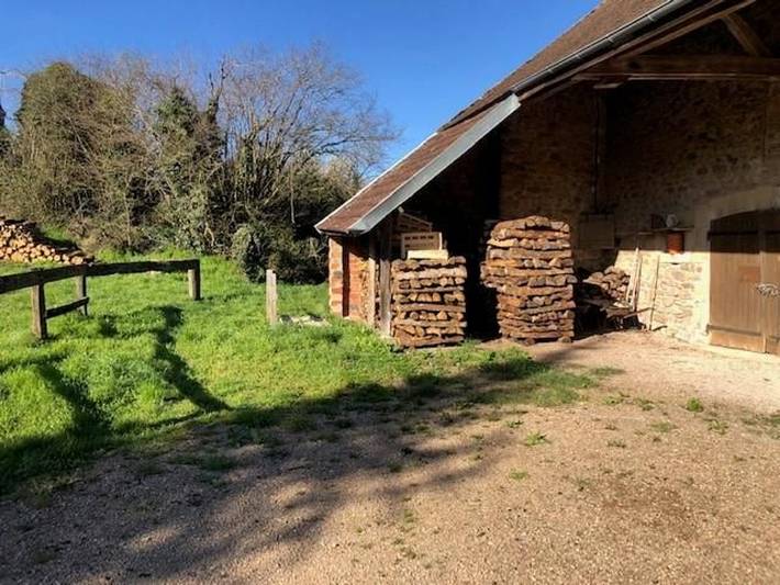 Geräumiges Ferienhaus mit beheiztem Privatpool in Avallon, Naturpark Morvan