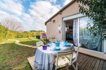 Gîte pour 5 personnes, avec jardin et vue à Cers