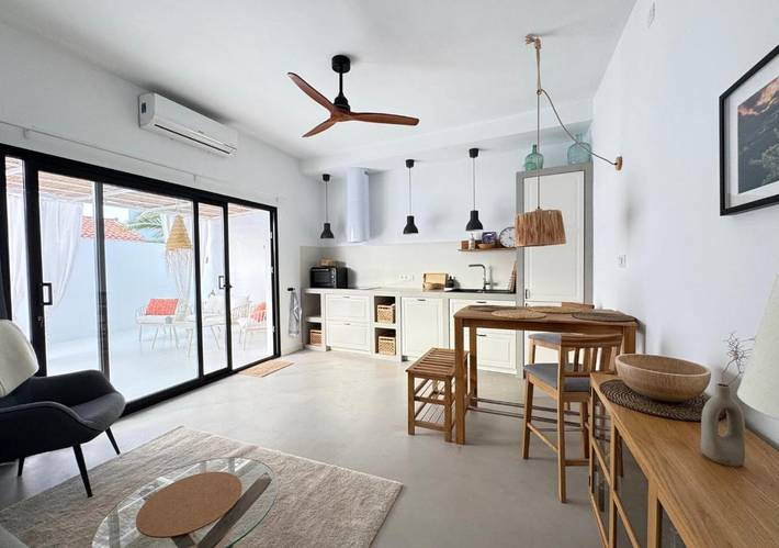 Gîte pour 2 personnes, avec jardin ainsi que terrasse et piscine dans Guatiza - 2