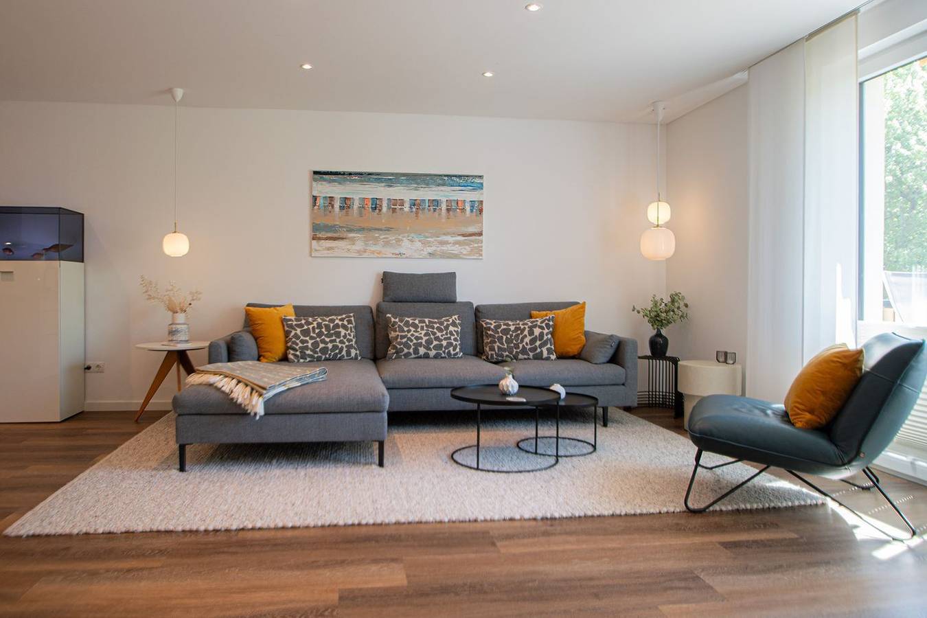 Geheel appartement, 85qm Luxus-Ferienwohnung mit zwei Schlafzimmern und mehreren Balkonen in Norderney