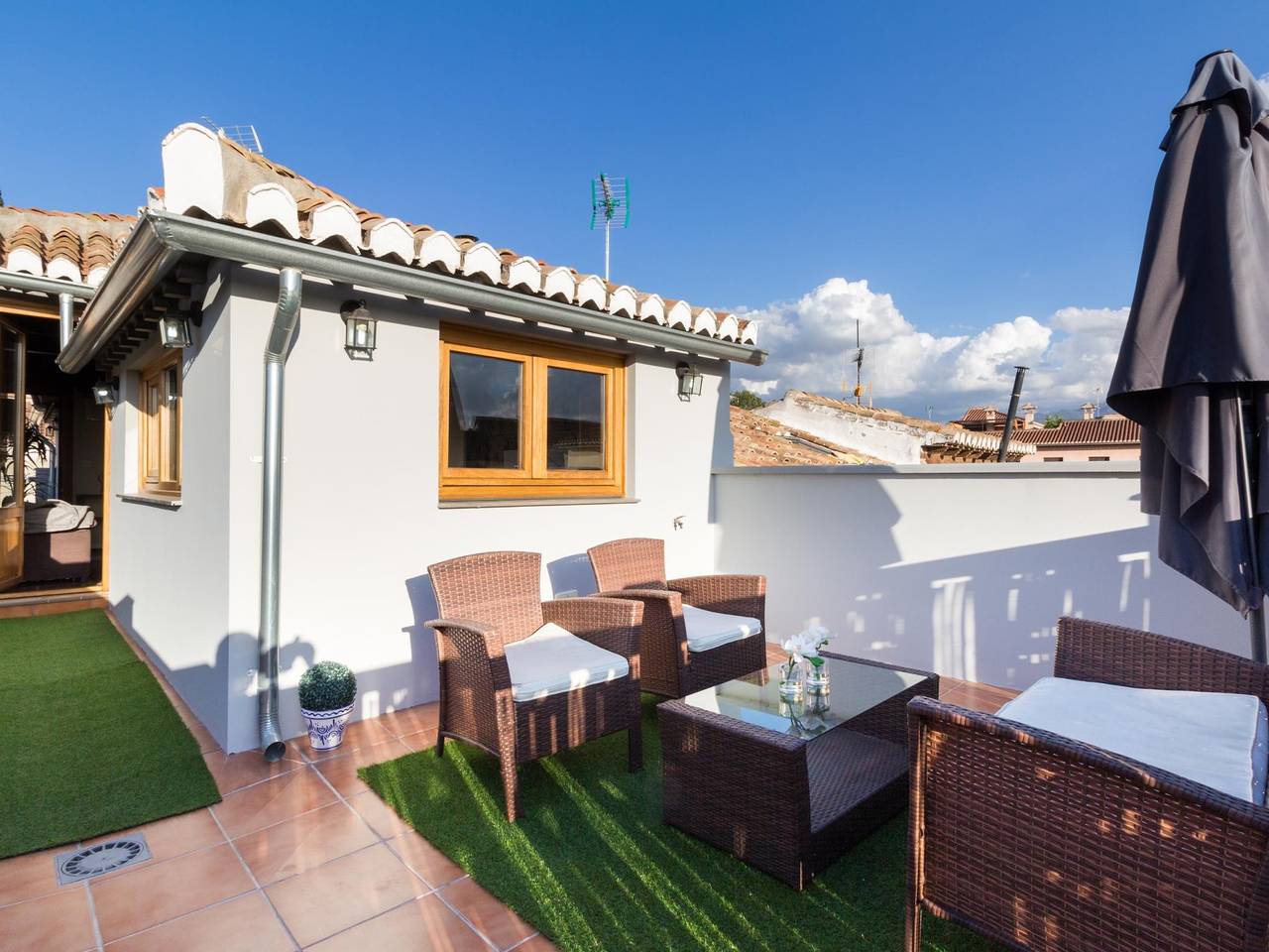 Apartamento vacacional entero, Fantástico ático con terraza y vistas in Realejo-San Matías, Granada
