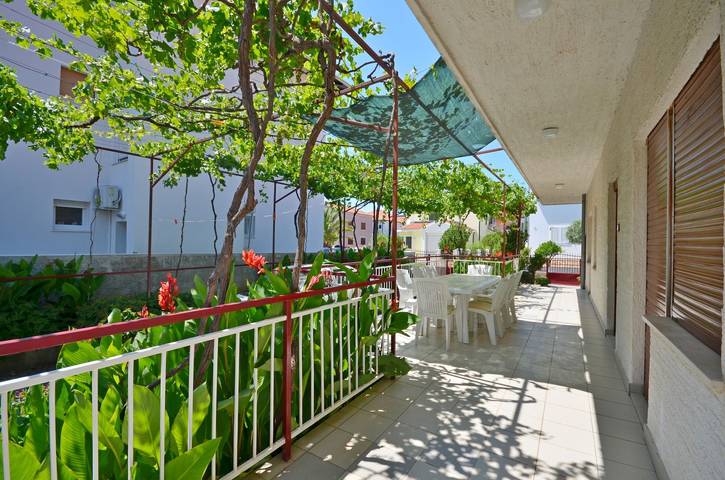 Gîte pour 9 personnes, avec terrasse à Vodice - 3