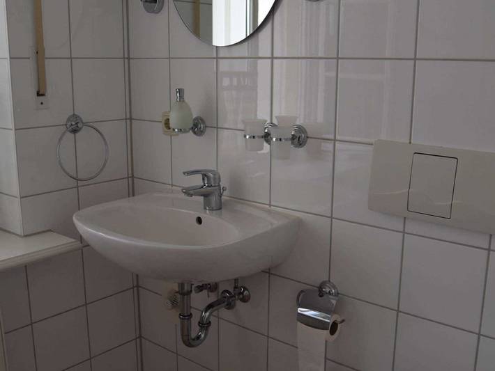 Ferienwohnung für 4 Personen, mit Sauna und Terrasse sowie Garten, kinderfreundlich in Kröslin - 3