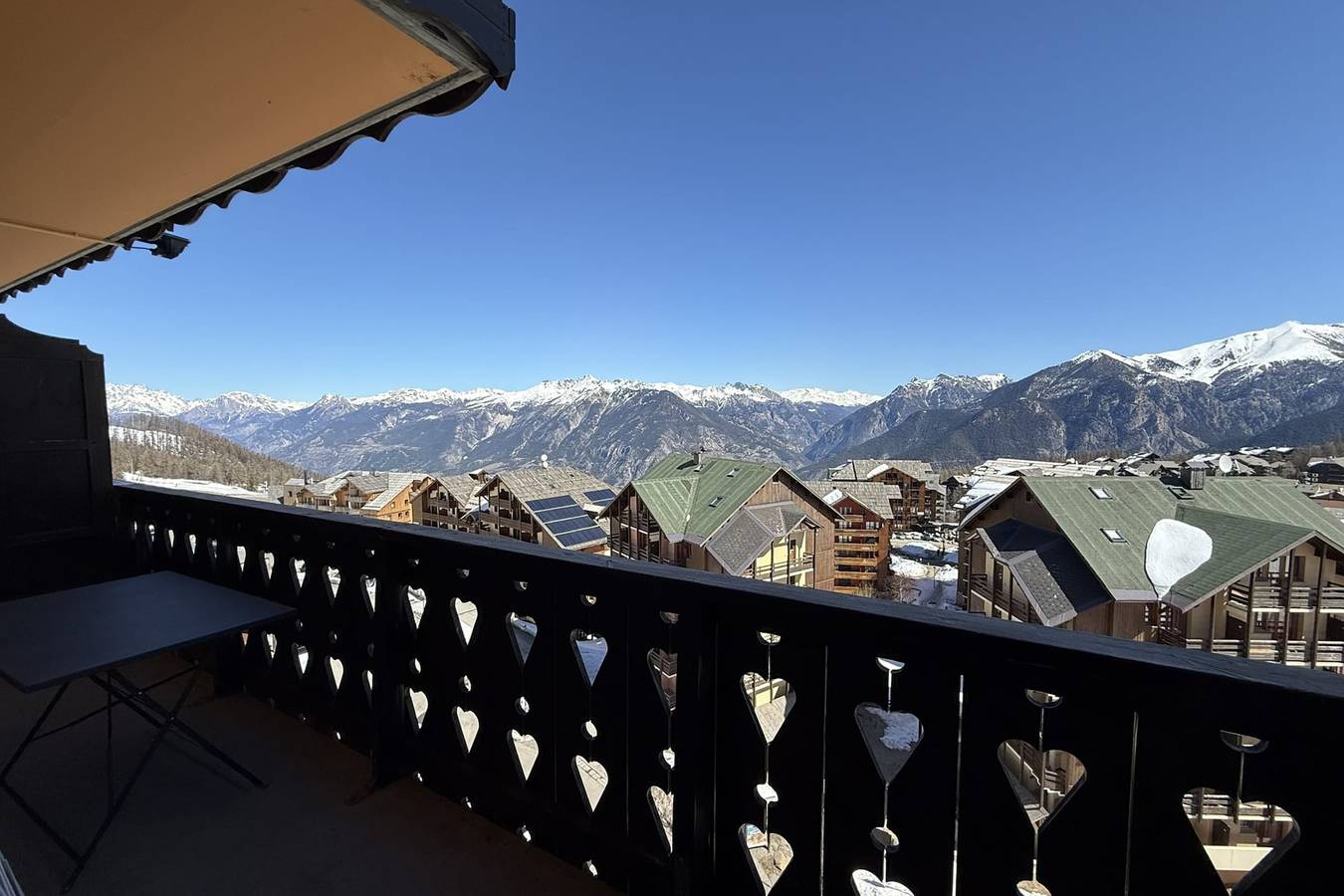 Appartement entier, Risoul • T4 8 pers • Pied des pistes • Piscine & Sauna in Station de Risoul, Risoul