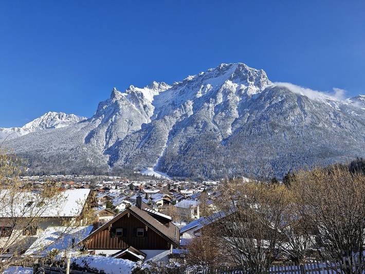 Ferienhaus für 2 Personen, mit Balkon und Garten im Mittenwald