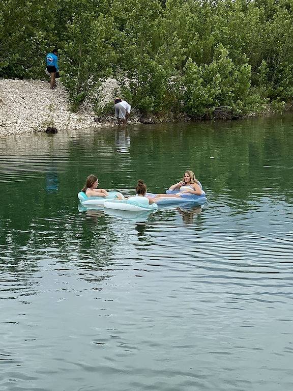 Nueces Riverfront Treehouse in Uvalde County