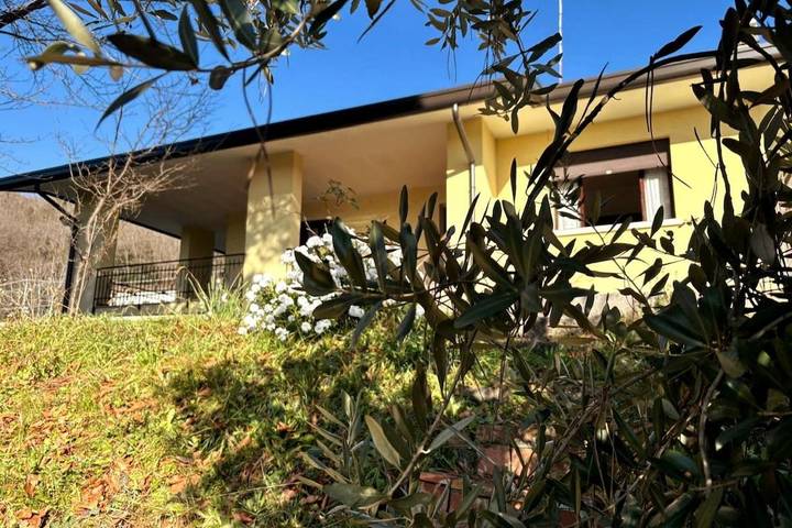 Location de vacances pour 6 personnes, avec vue et jardin à Caneva (Italie) - 2