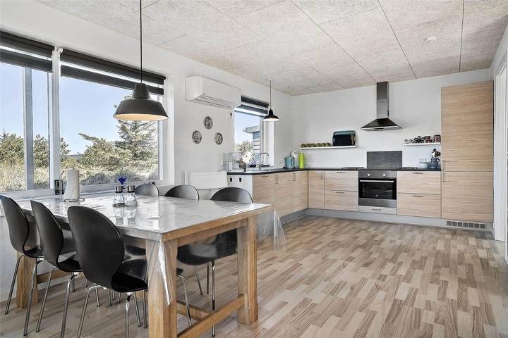 Ferienhaus für 6 Personen, mit Balkon und Whirlpool sowie Terrasse und Garten in Vorupør - 3