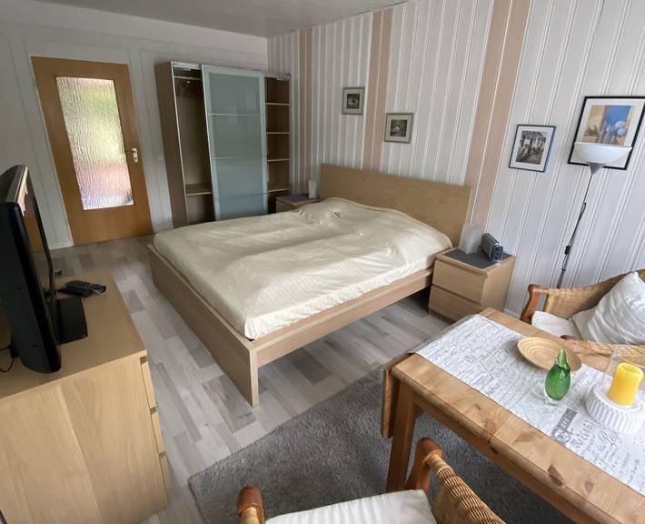 Ganze Ferienwohnung, Ferienwohnung Hinterm Deich - Ferienwohnung-1-Raum - 01 in Husum, Nordfriesland