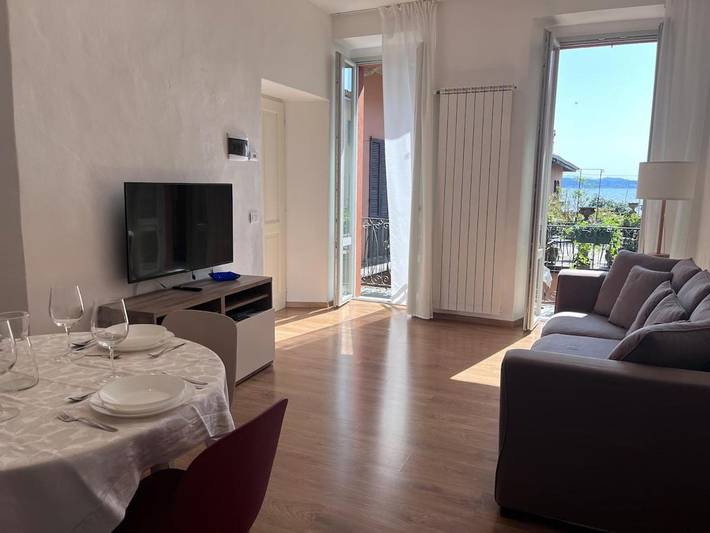 Casa vacanza per 4 persone, con vista lago e terrazza nonché panorama, con animali domestici - 1