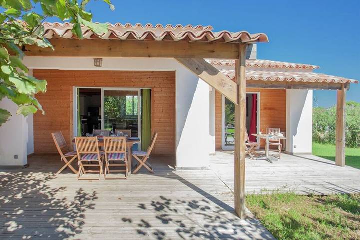 Villa for 8 people, with terrace and pool as well as garden, with pets - 1