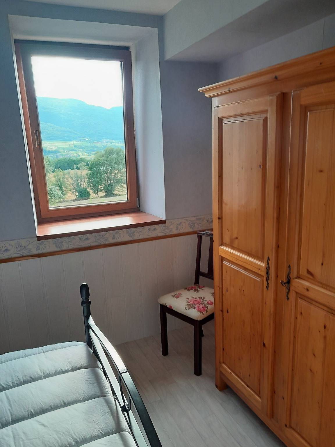 Entire apartment, Apartment 'La Fontaine Bénite' with Private Terrace, Wi-Fi and Air Conditioning in Seyssel, Saint-Julien-en-Genevois region