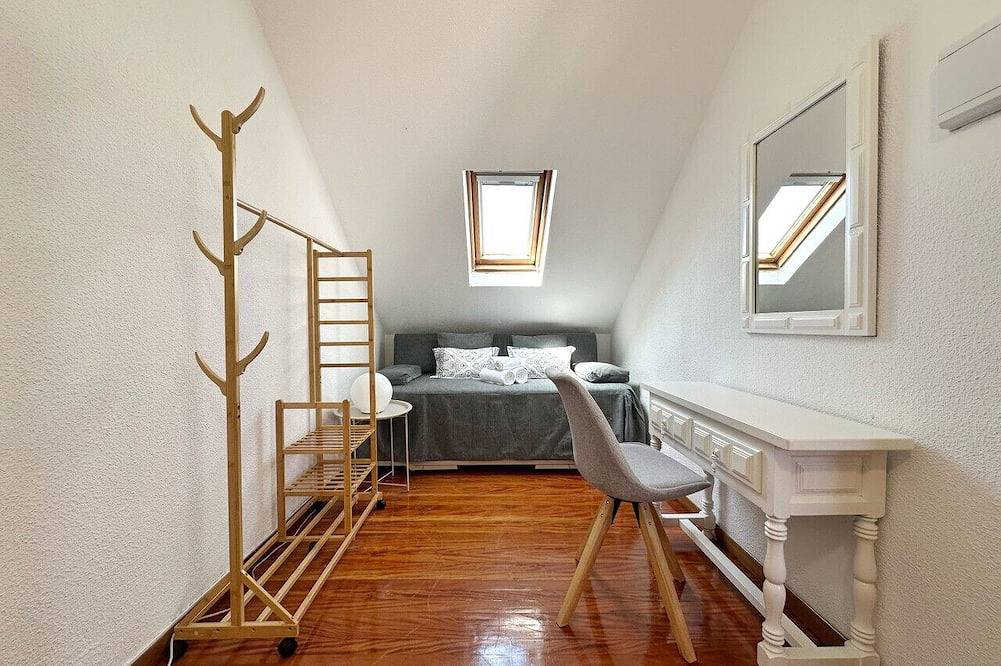 Entire apartment, Ático céntrico en Noja - El Metro 6618 in Noja, Cantabrian Coast