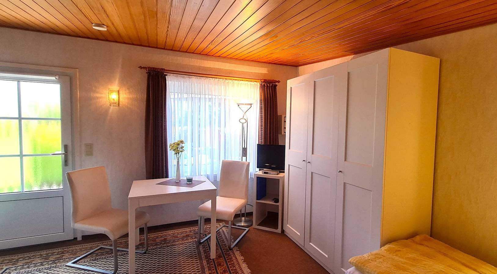Bungalow Volkmer (Haus 7) mit schöner Terrasse, nur wenige Gehminuten zum Strand in Grömitz, Ostholstein