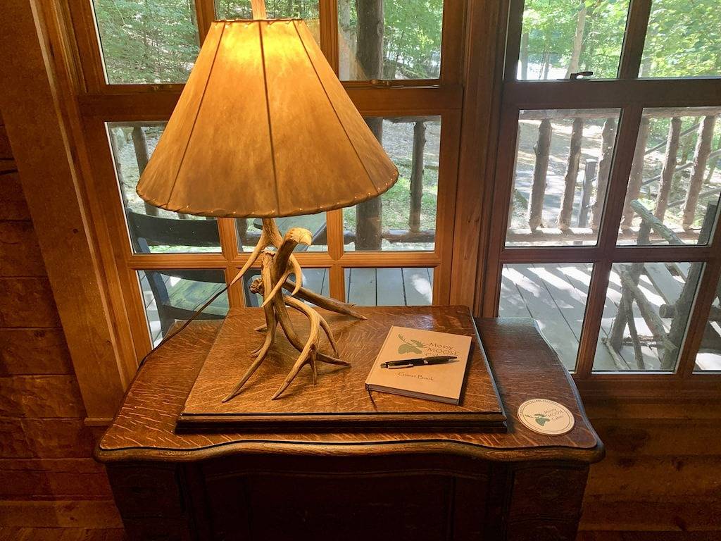 Peaceful, Secluded Cabin near Beaver Lake in Beaver Lake