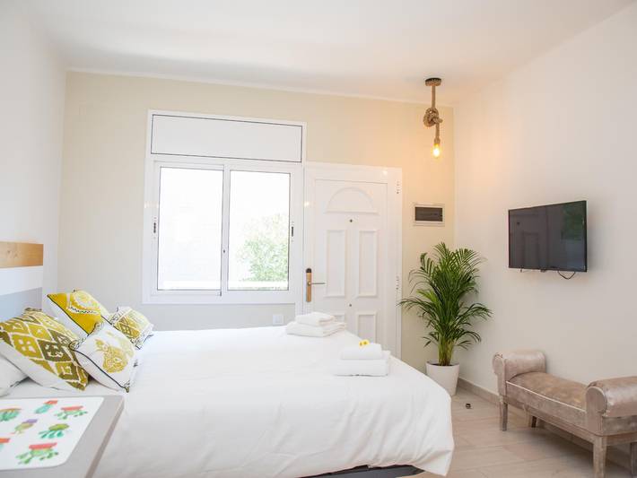 Ferienwohnung für 2 Personen, mit Balkon/Terrasse und Garten sowie Pool in Castelldefels - 3