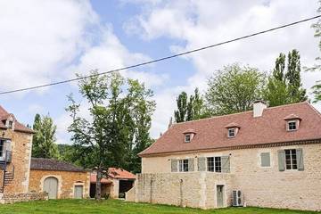 Location de vacances pour 10 personnes, avec jardin à Duravel