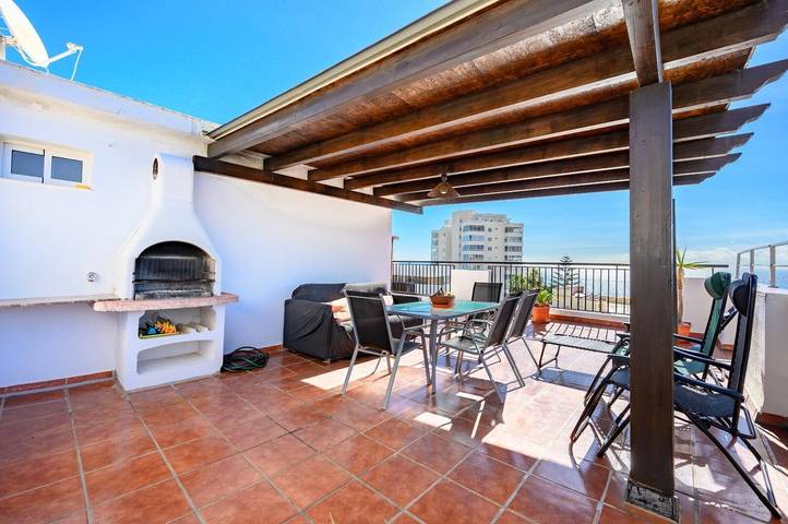 Entire apartment, Fantastic Duplex Penthouse with Sea Views, Wi-Fi, and Air Conditioning in Benalmádena Costa, Benalmádena