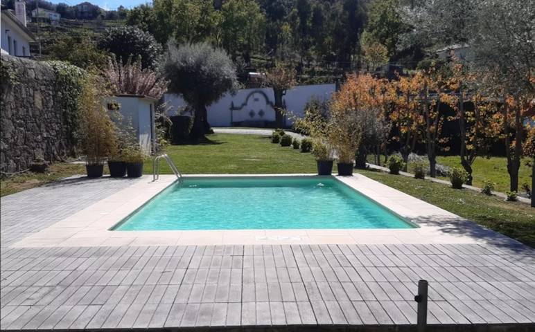 Casa rural para 15 personas, con piscina y jardín en Póvoa de Lanhoso