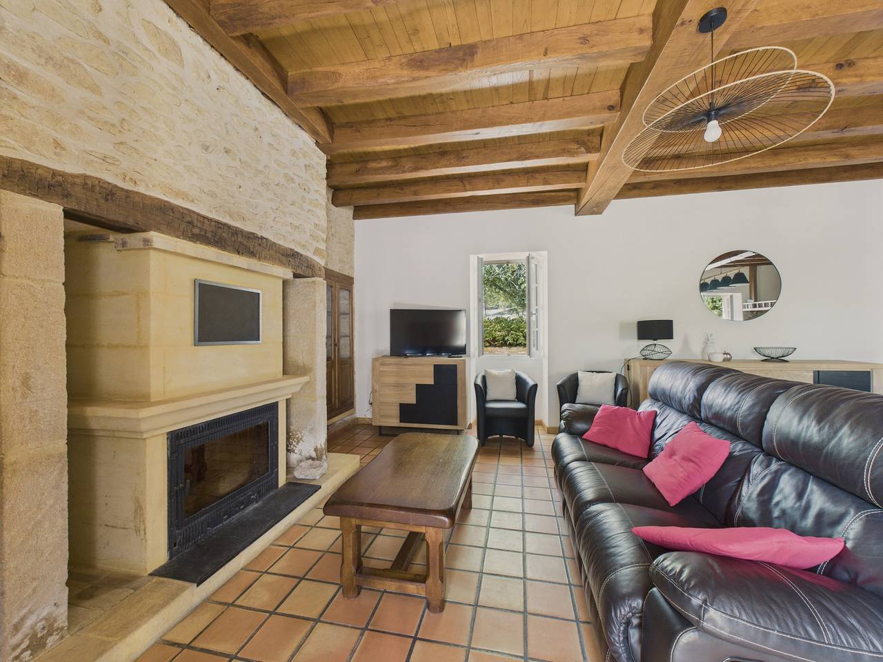 Grande maison pour 15 avec piscine et tennis in La Chapelle-Aubareil, Périgord Noir