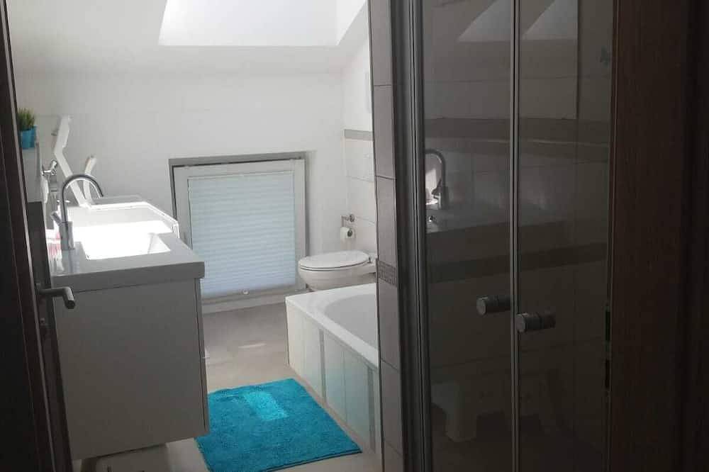 Ganze Wohnung, Ferienwohnung Oswald Urlaub mit Weitblick im bayrischen Oberland in Hohenpeißenberg, Romantische Straße
