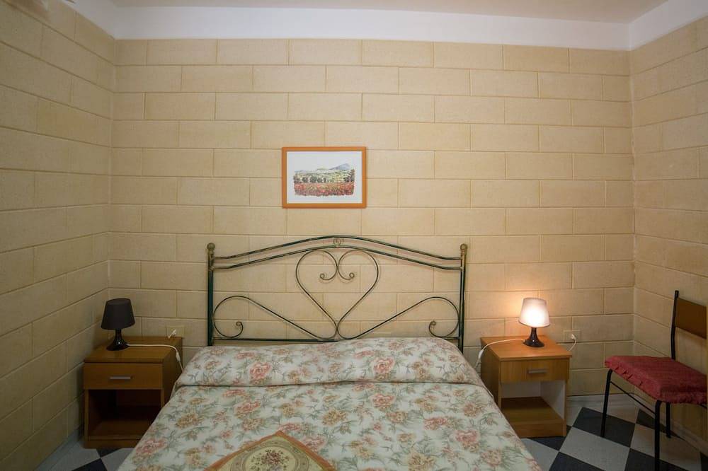 Love nest with double panoramic sea view with unforgettable sunrise in Novaglie, Lecce Province
