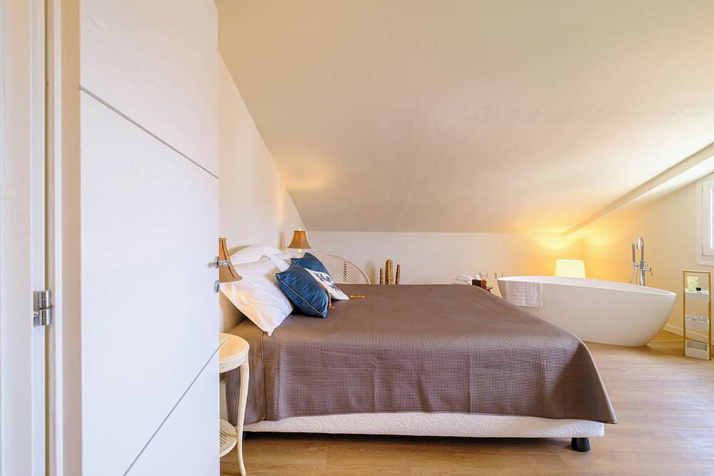Ganze Wohnung, Luxury Penthouse in the historic center of Olbia in Terranoa/Olbia, Olbia