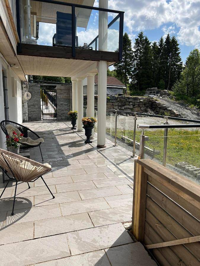 Ferienwohnung für 4 Personen, mit Balkon und Terrasse sowie Garten in Bergen