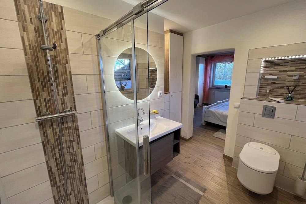 Ganze Wohnung, Zentral gelegene, ruhige Ferienwohnung mit Wintergarten und Blick auf die Werse in Sendenhorst, Kreis Warendorf