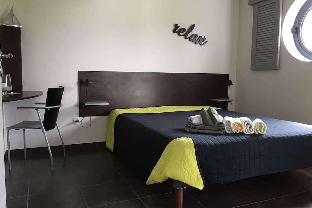 L'air du large, Spacieux et Confortable, Villa dans un cadre naturel et reposant in Ploumoguer, Région de Brest
