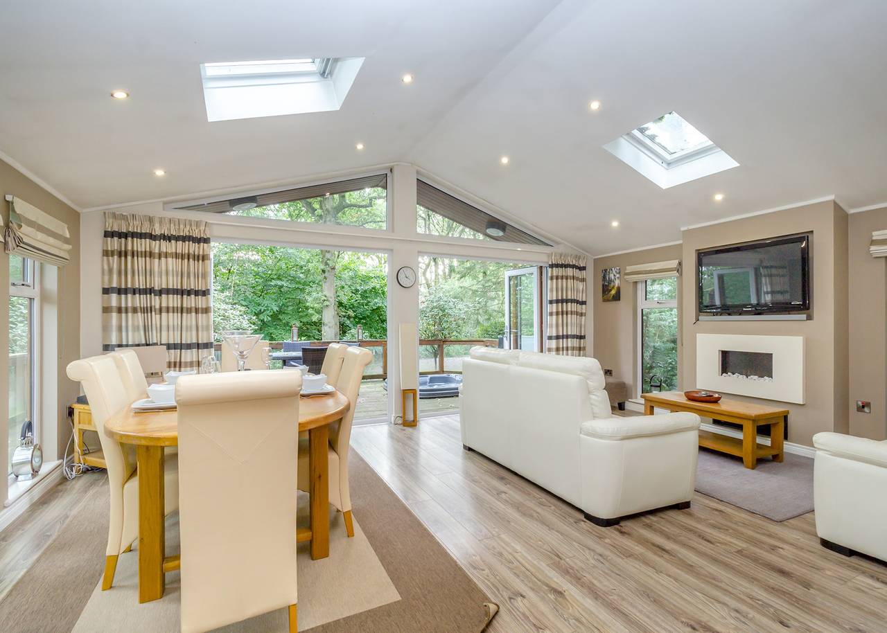 Luxury Lodge 1 in Eaton, Cheshire Este