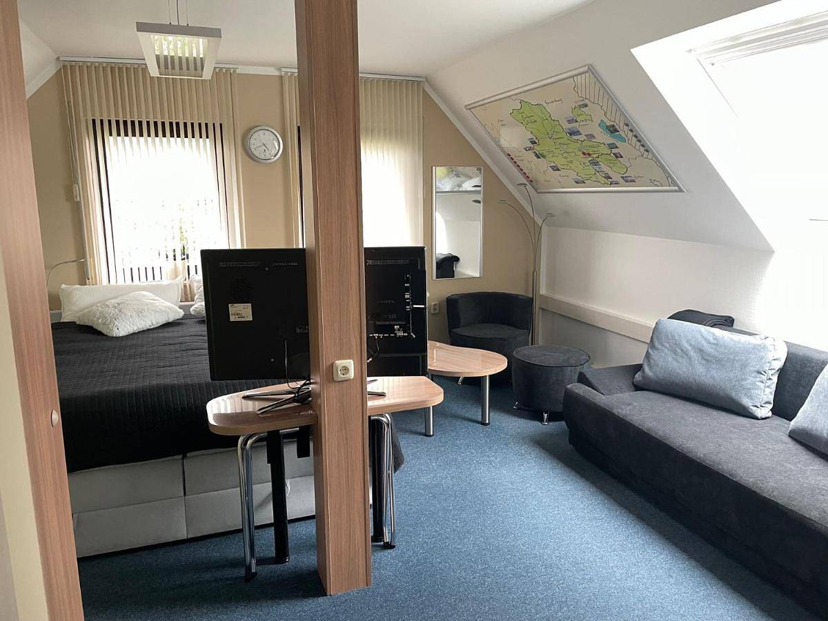 Ganze Wohnung, One-Bedroom Apartment in Gräfenhainichen, Dübener Heide