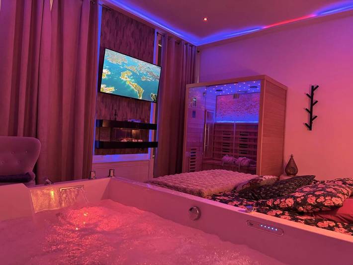 Gîte pour 2 personnes, avec jacuzzi et sauna dans Office De Tourisme De Dijon - 2