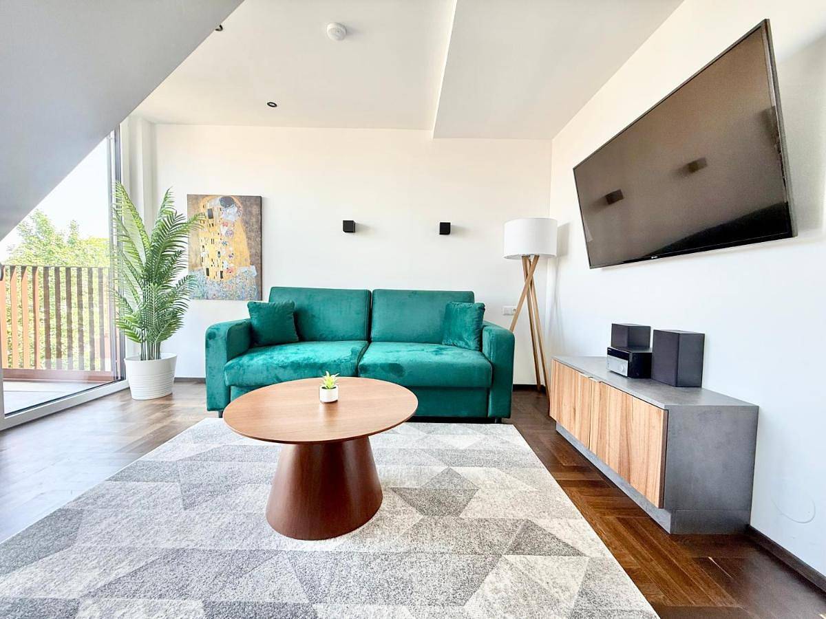 Ganze Wohnung, Penthouse Wien mit Parkplatz und Balkon in Wien, Donau Niederösterreich